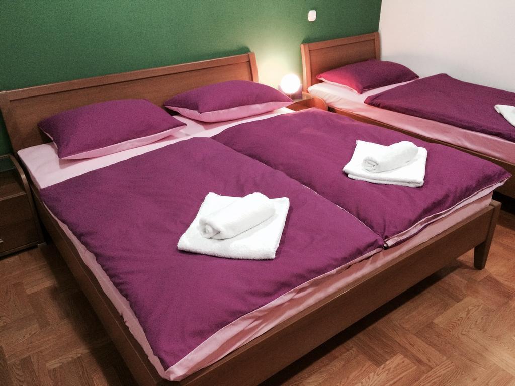 Guest House Seperic Jastrebarsko Ngoại thất bức ảnh