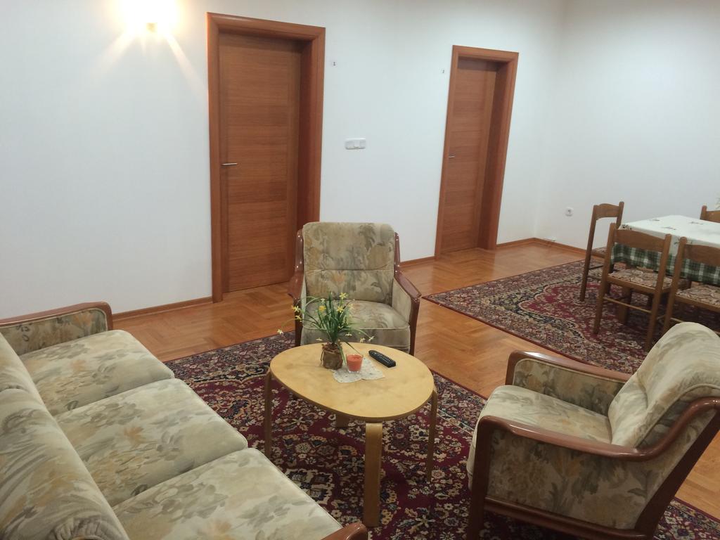 Guest House Seperic Jastrebarsko Ngoại thất bức ảnh
