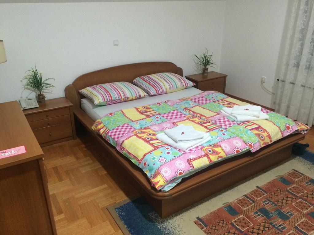 Guest House Seperic Jastrebarsko Ngoại thất bức ảnh