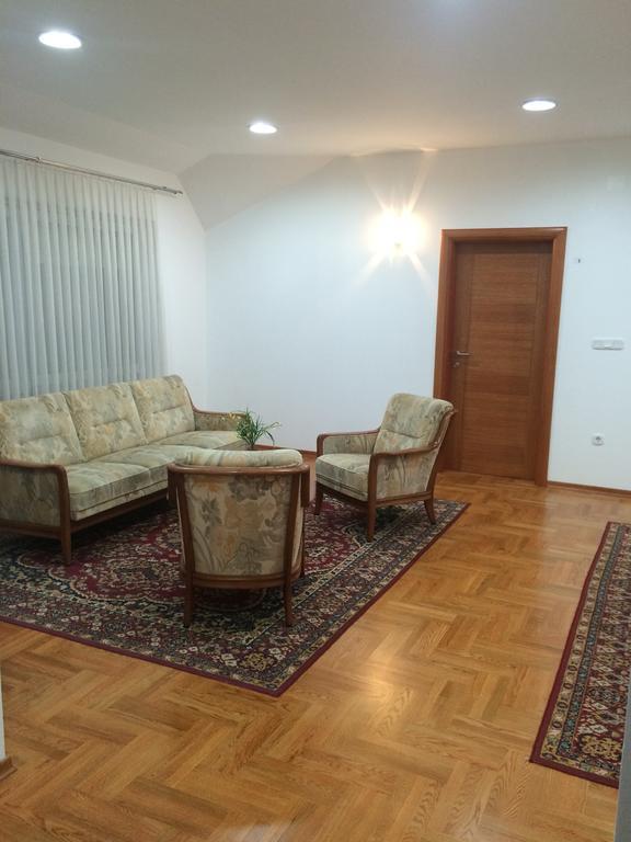 Guest House Seperic Jastrebarsko Ngoại thất bức ảnh